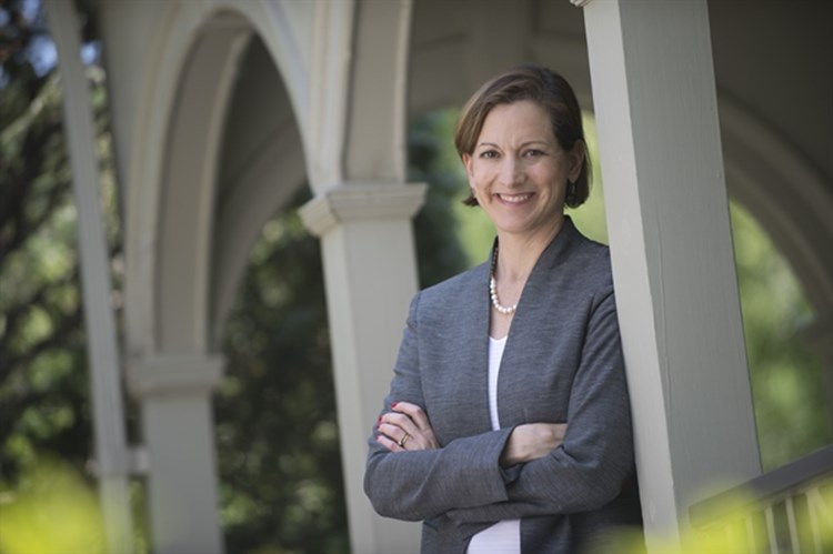 Tans Lecture by Anne Applebaum: Does Eastern Europe still exist?